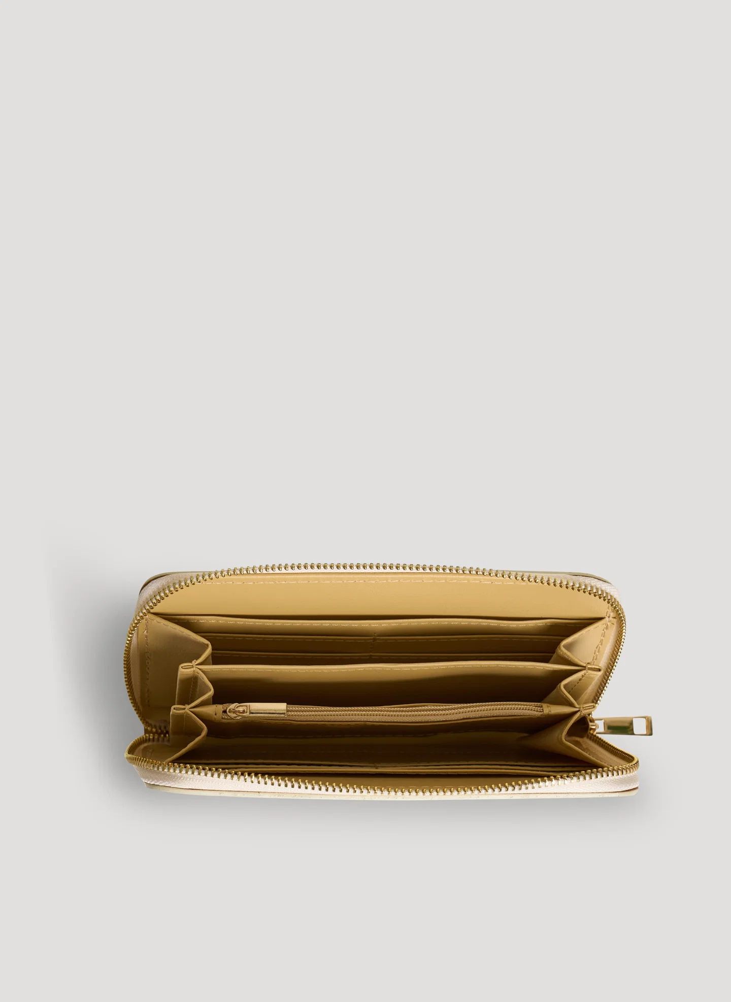 Rodri Wallet in Dollaro Leather Beige