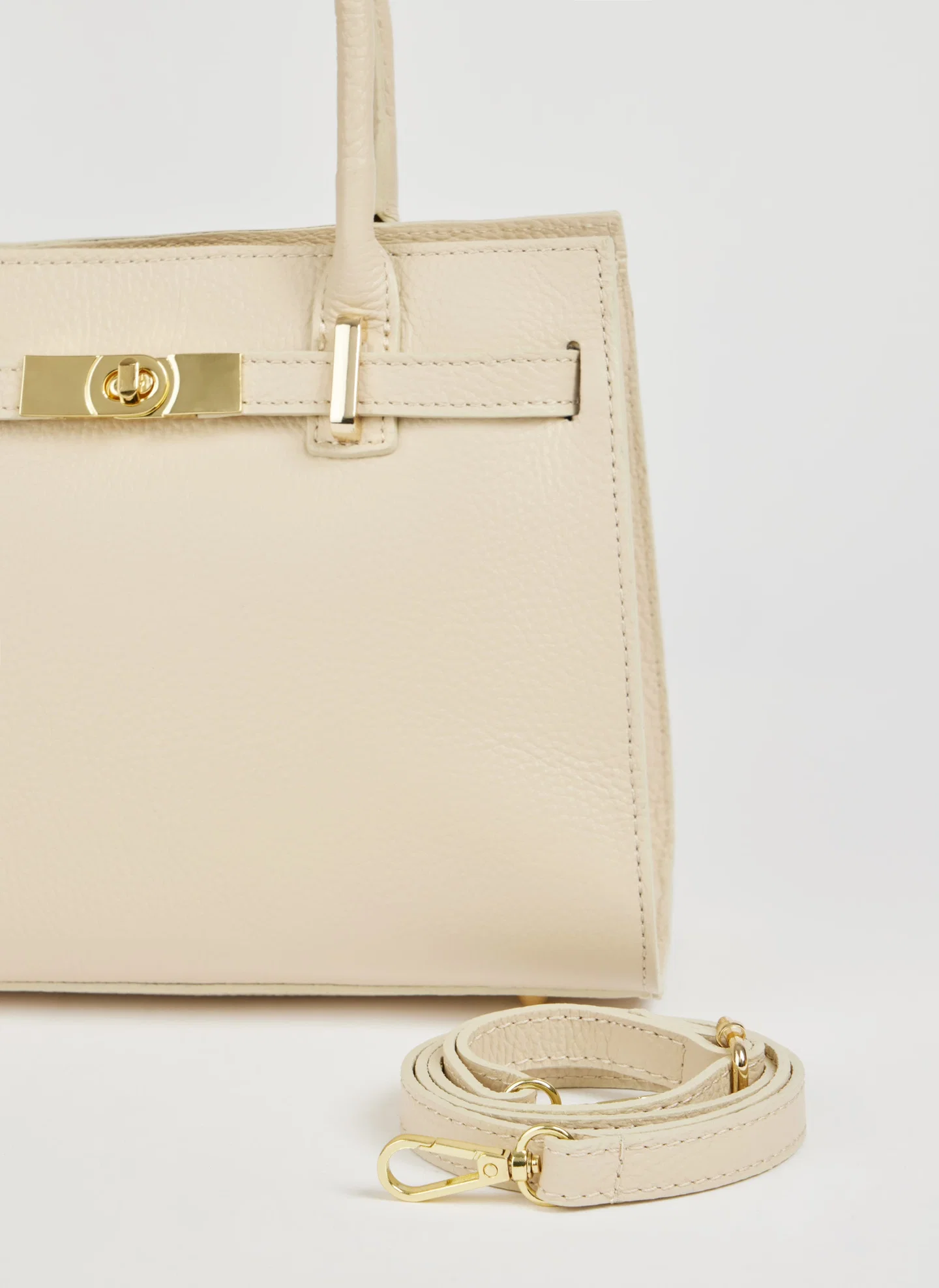 Capri Bag in Dollaro Leather Beige